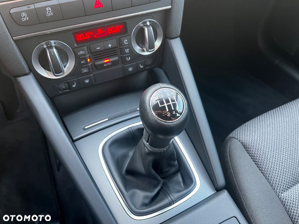 Audi A3 Sportback 1.2 TFSI Ambiente - 30