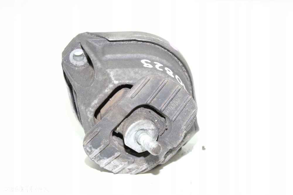 6768227 BMW E64 645I N62 PODUSZKA SILNIKA - 1