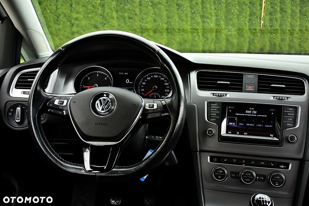 Volkswagen Golf 2.0 TDI BlueMotion Technology Lounge - 6
