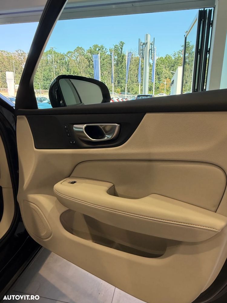 Volvo V60 B4 MHEV AT Plus Dark - 27