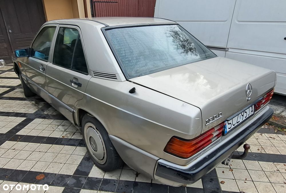 Mercedes-Benz W201 (190) - 2