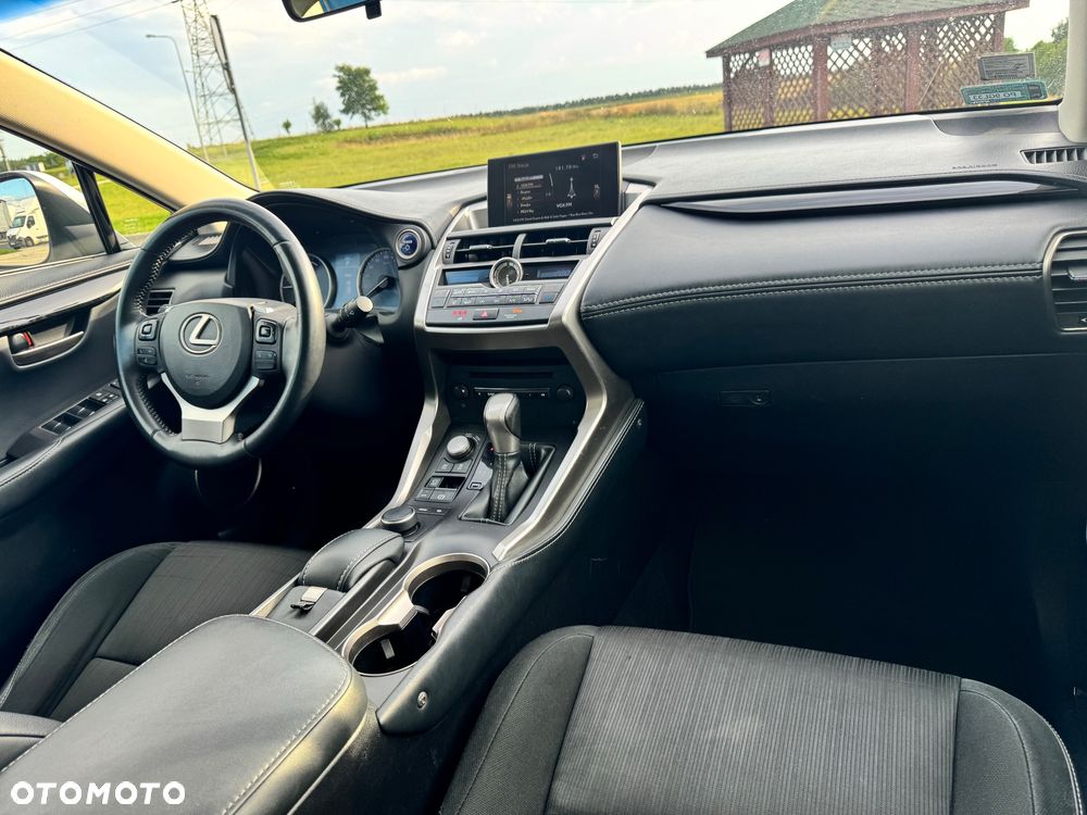 Lexus NX 300h Elite 2WD - 13