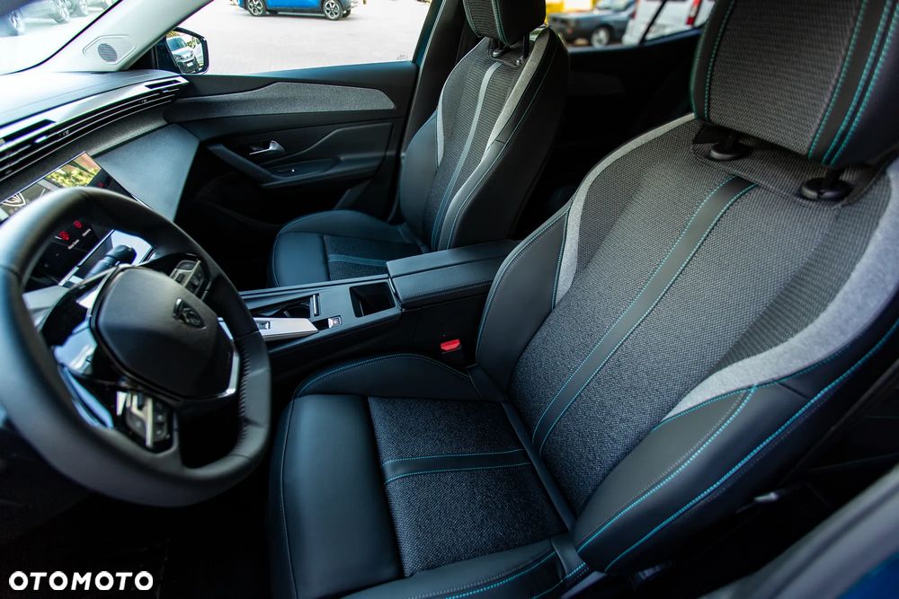 Peugeot 408 HYBRID 145 e-DSC6 Allure - 13
