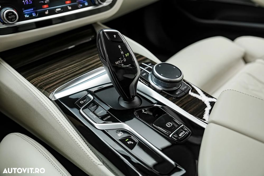 BMW Seria 5 545e xDrive AT PHEV - 33