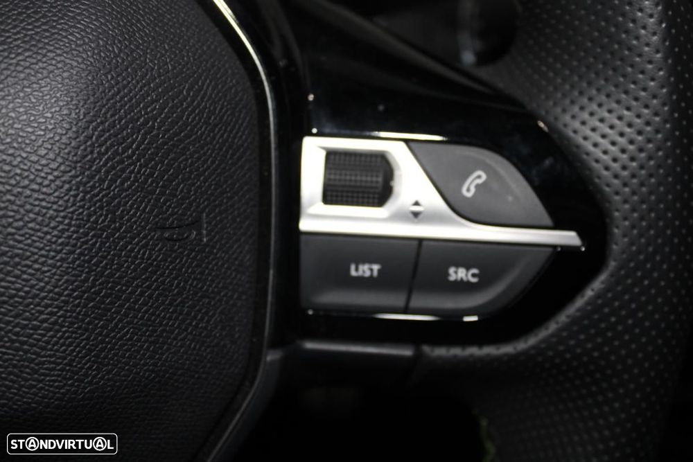 Peugeot e-2008 50 kWh GT - 16