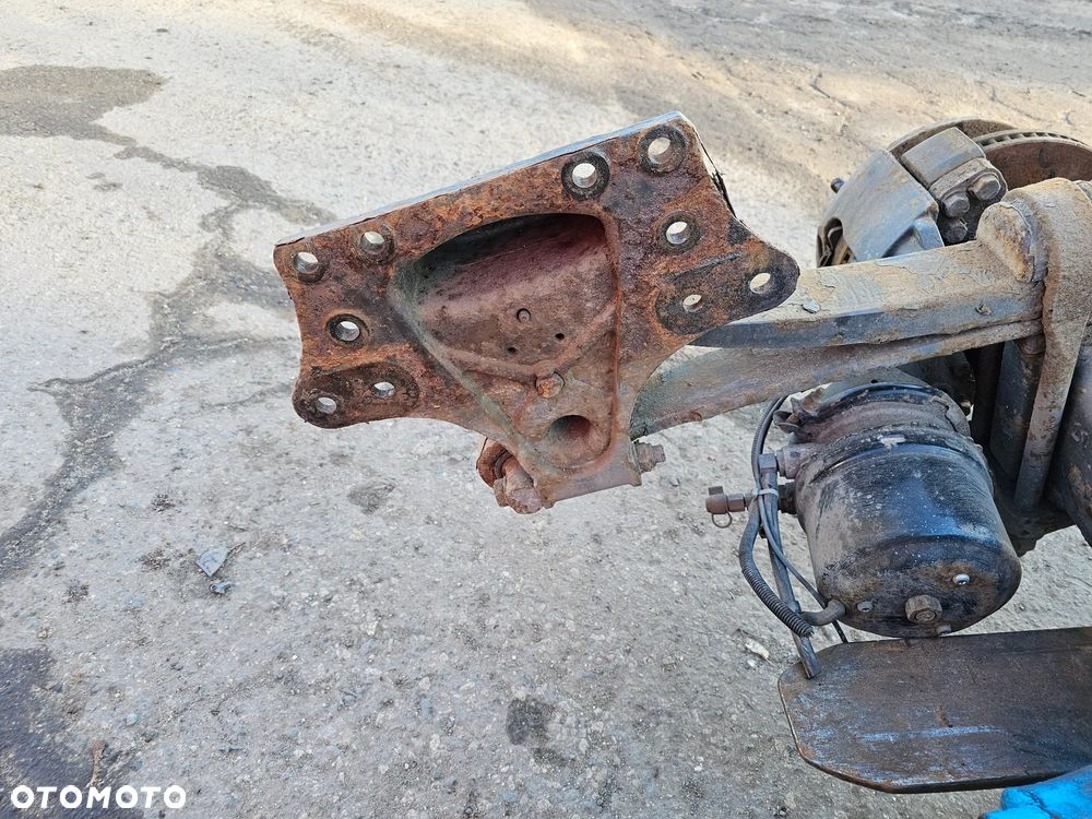 WIESZAK UCHWYT ŁAPA MOCOWANIE PÓŁRESORA RESORA RENAULT MIDLUM FELGI 17,5'' - 2