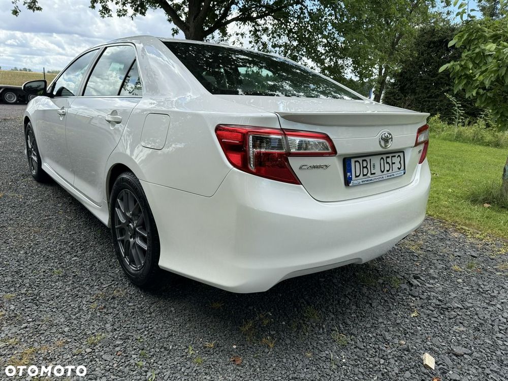 Toyota Camry - 31