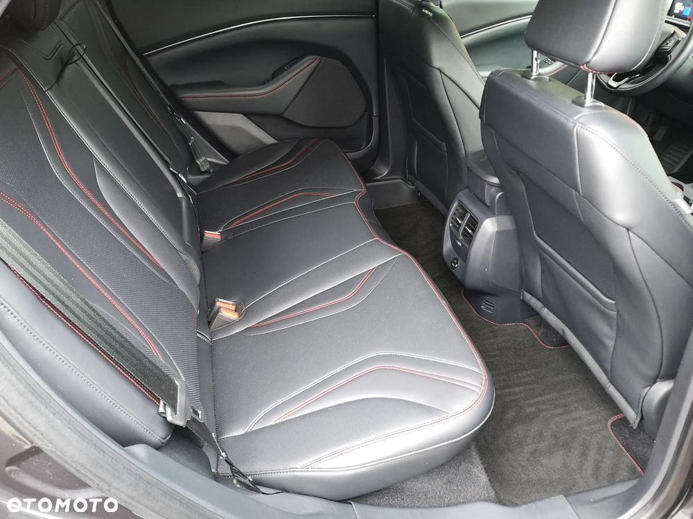 Ford Mustang Mach-E AWD - 28