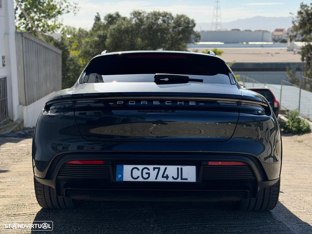 Porsche Taycan Cross Turismo 4S - 18