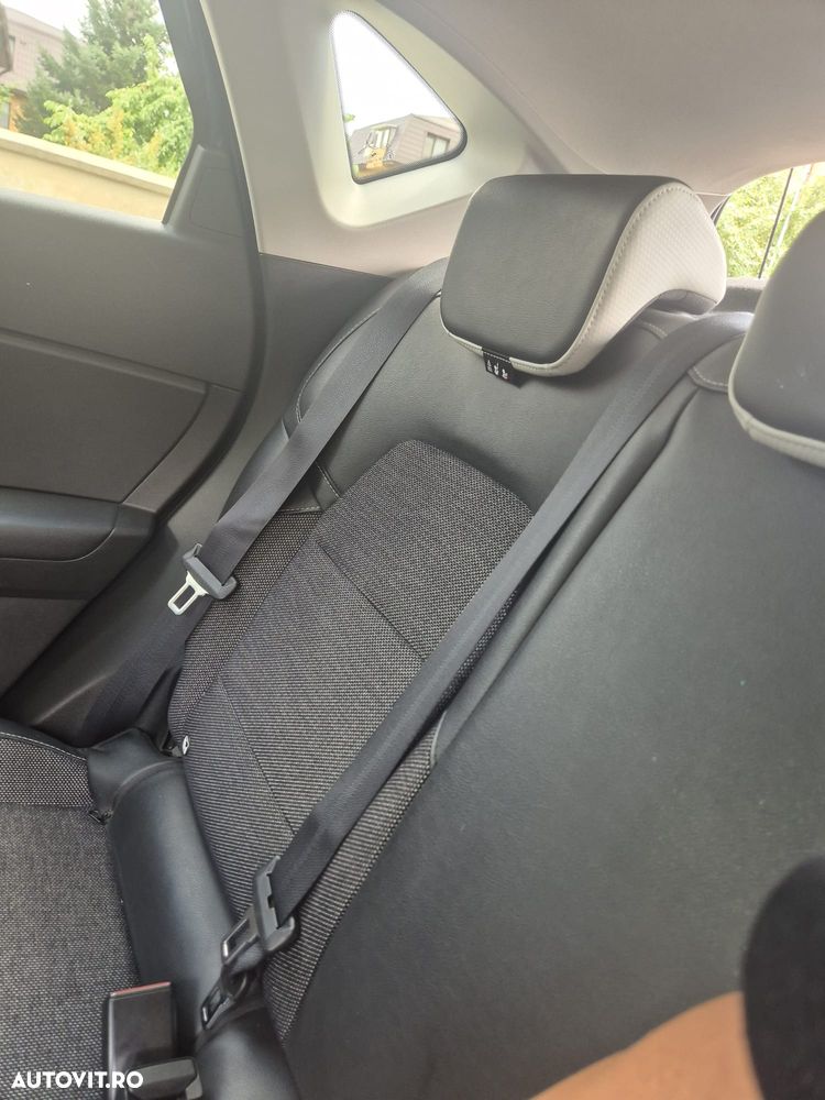 Renault Captur MHEV 140 EDC Techno - 24