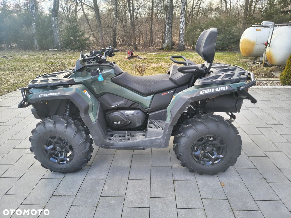 Can-Am Outlander - 1