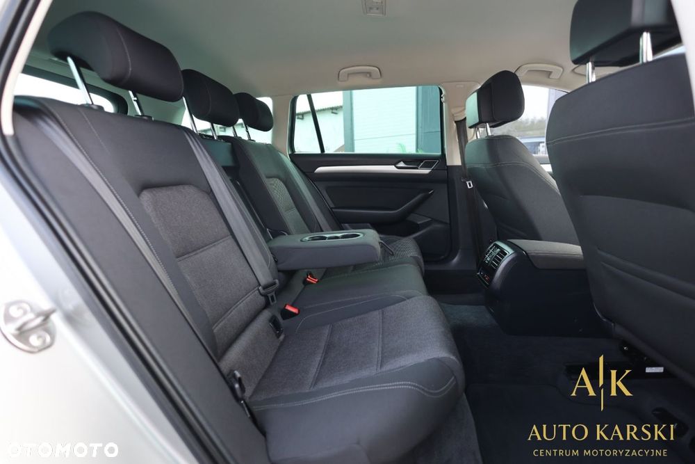 Volkswagen Passat Variant - 32