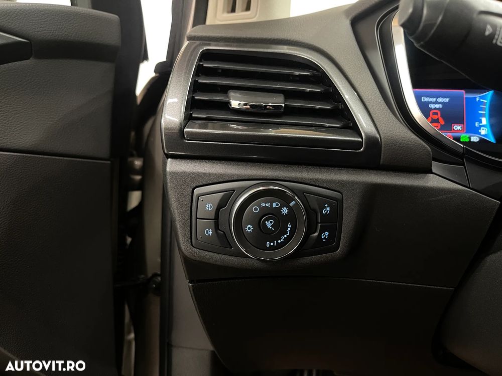 Ford Mondeo 2.0 HEV Titanium - 24