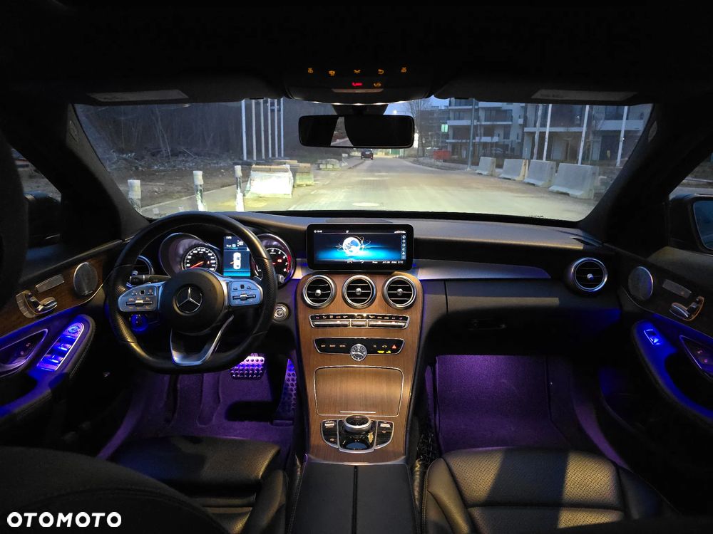 Mercedes-Benz Klasa C 300 9G-TRONIC Night Edition - 3