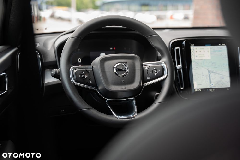 Volvo XC 40 B3 B DKG Plus Bright - 37
