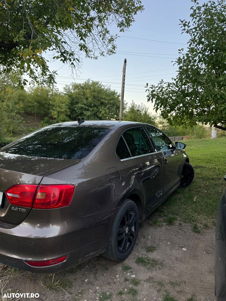 Volkswagen Jetta 2.0 TDI CR DPF Highline - 5