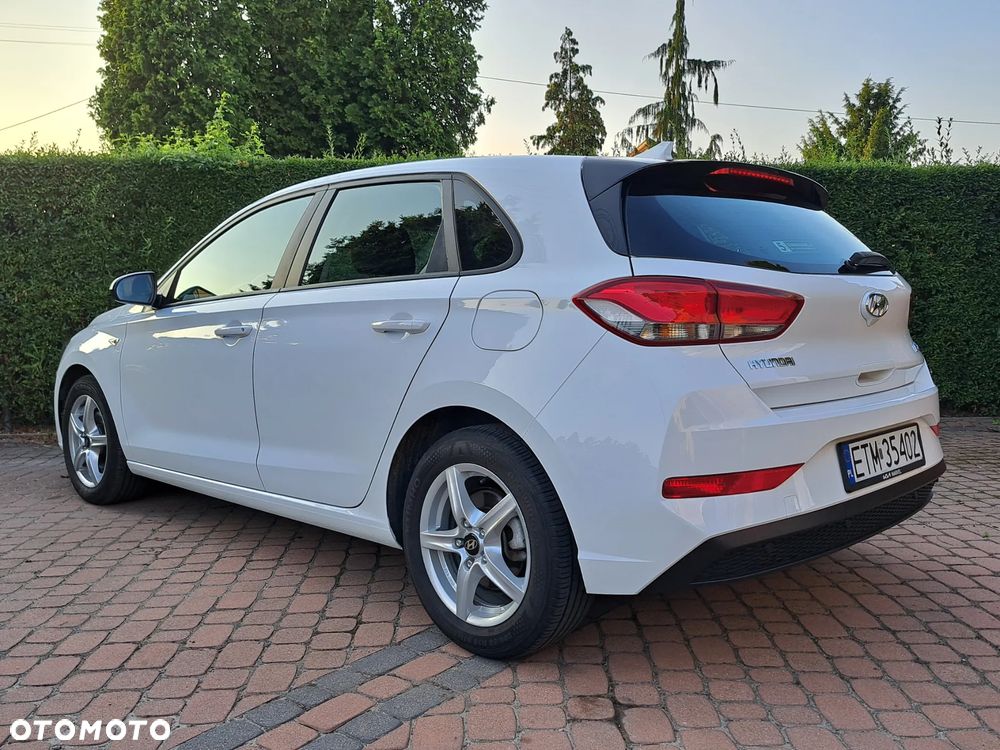 Hyundai i30 1.5 DPI Classic + - 7