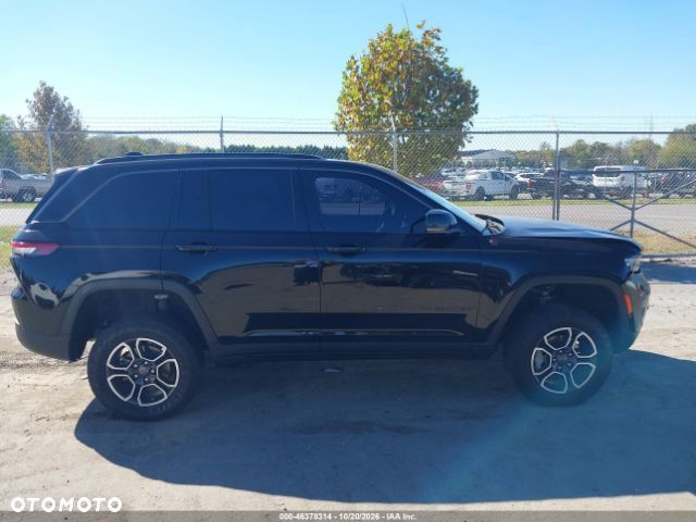 Jeep Grand Cherokee - 11