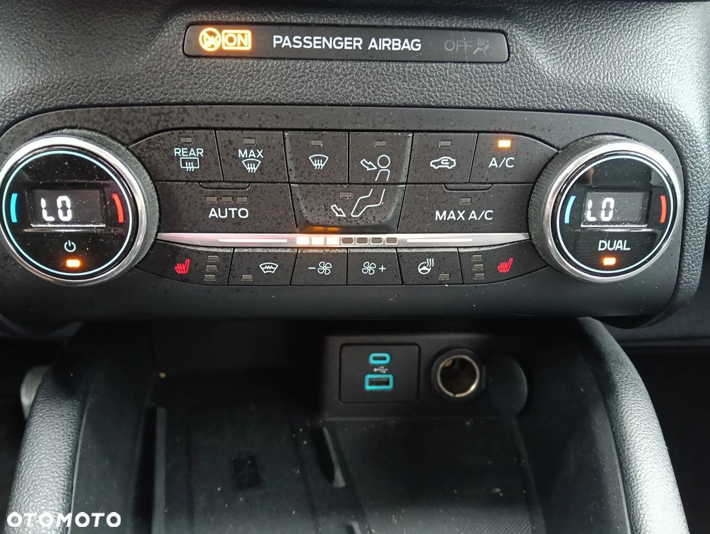 Ford Kuga 2.0 EcoBlue mHEV FWD Titanium - 22