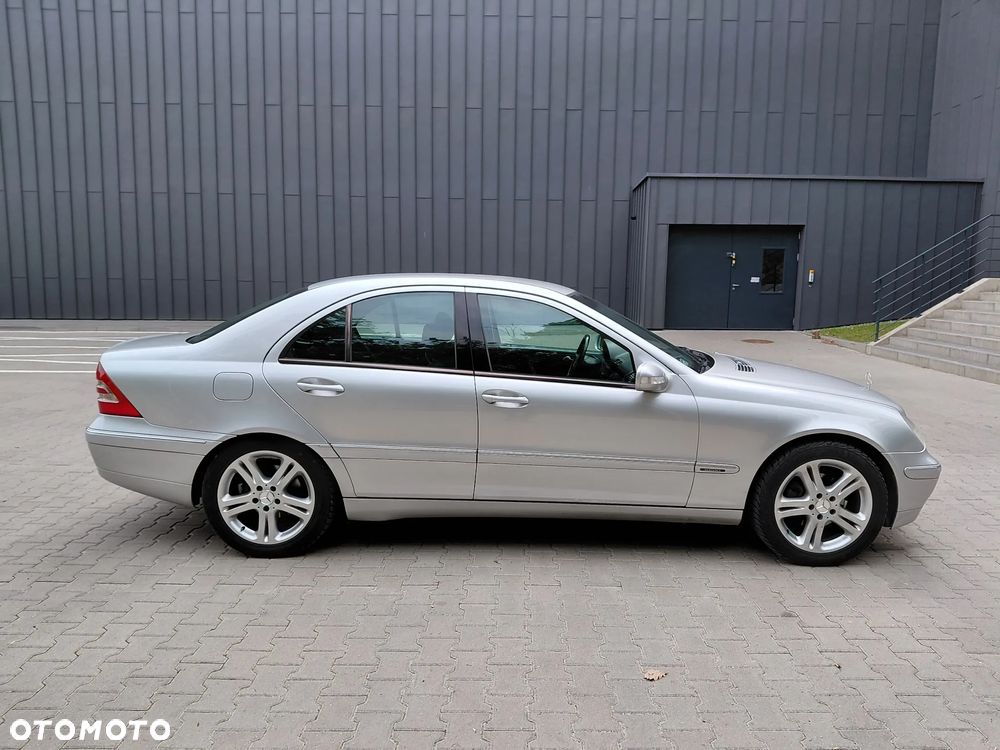 Mercedes-Benz Klasa C 220 CDI Elegance - 3