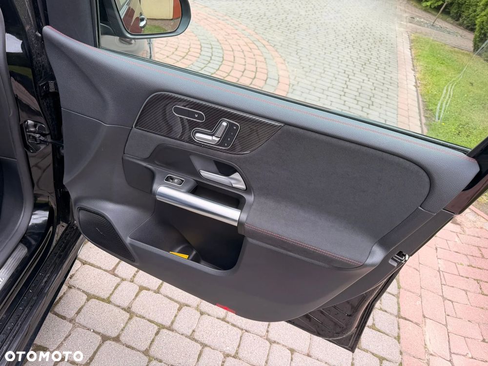 Mercedes-Benz Klasa B 250 4-Matic AMG Line 7G-DCT - 17