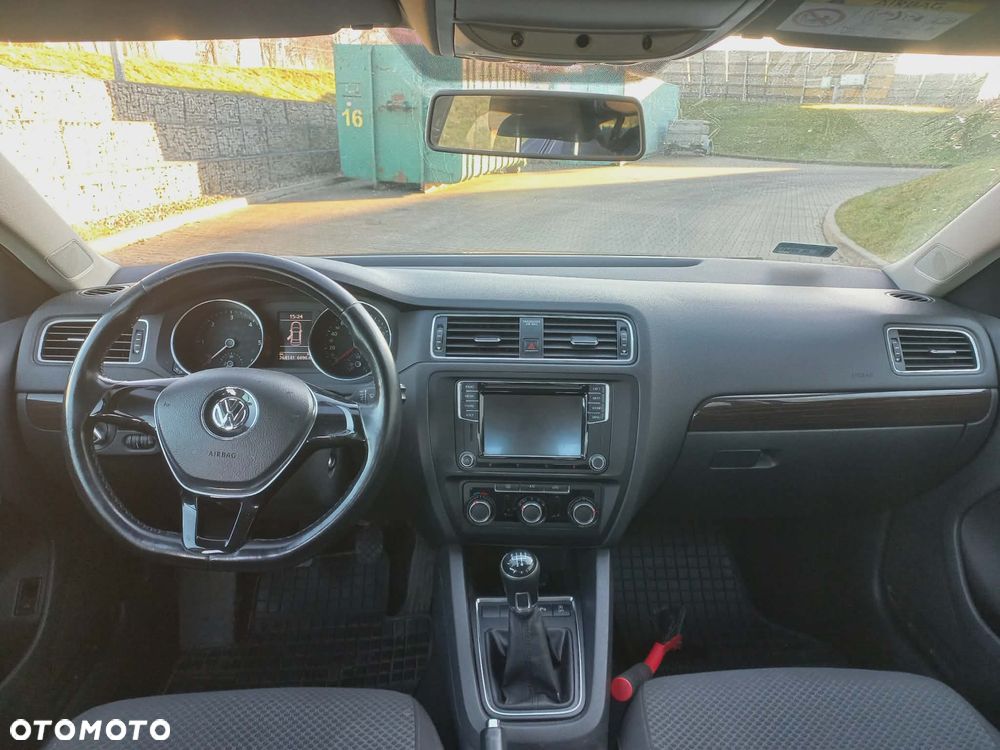 Volkswagen Jetta 2.0 TDI DPF BMT Trendline - 2