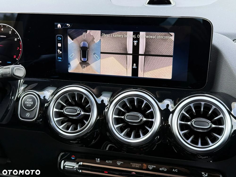 Mercedes-Benz GLA - 31