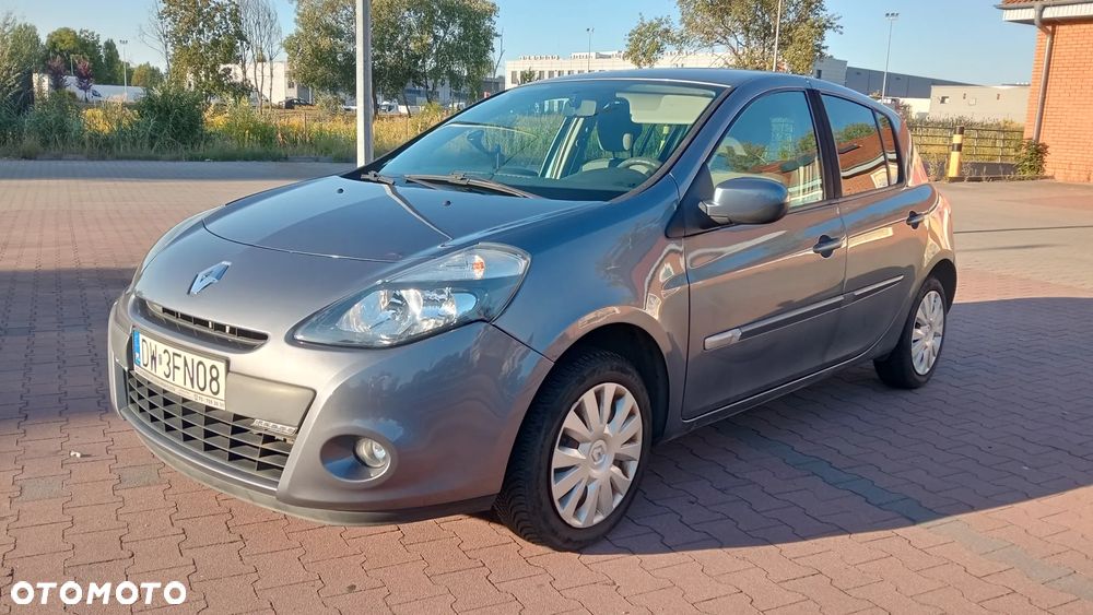 Renault Clio 1.2 16V Alize - 1