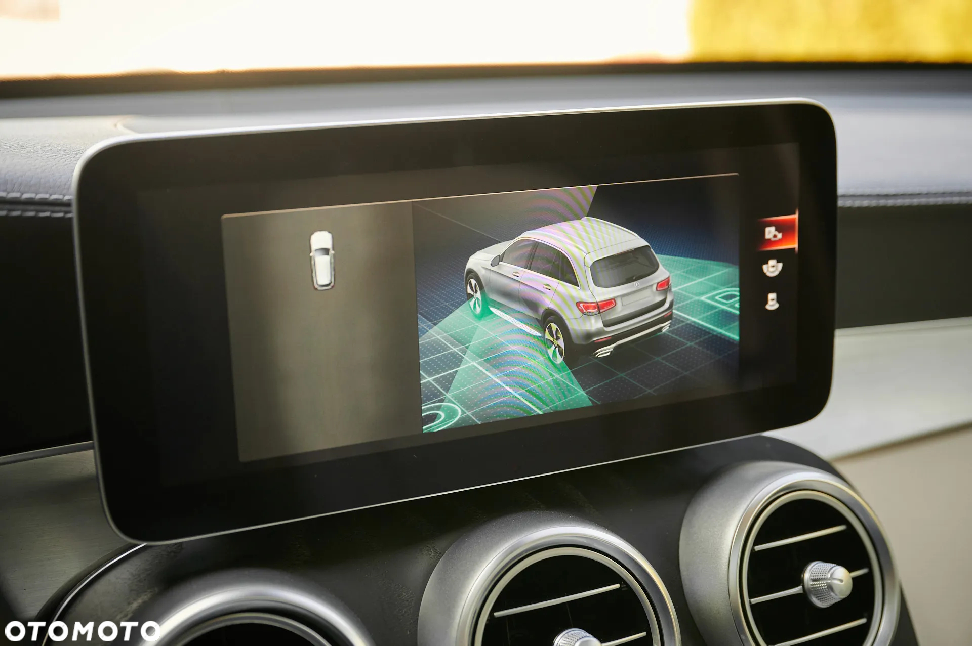 Mercedes-Benz GLC - 34