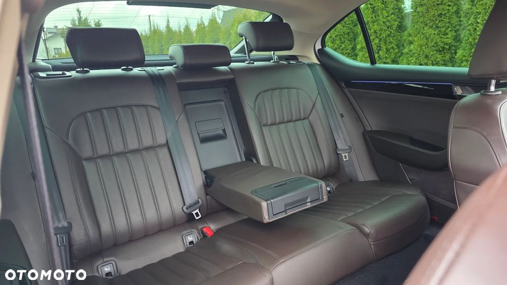 Skoda Superb 2.0 TDI L&K DSG - 39