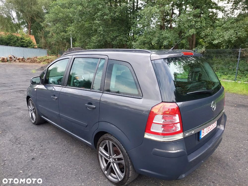 Opel Zafira - 3