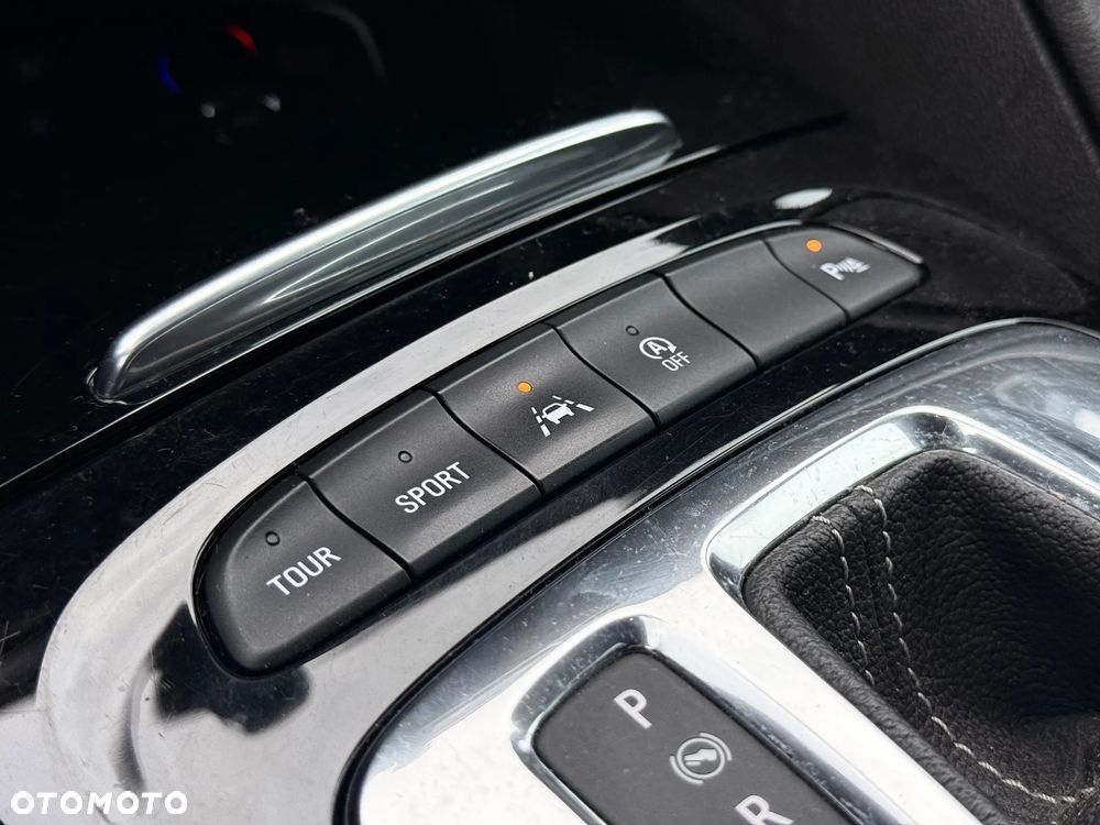 Opel Insignia - 17