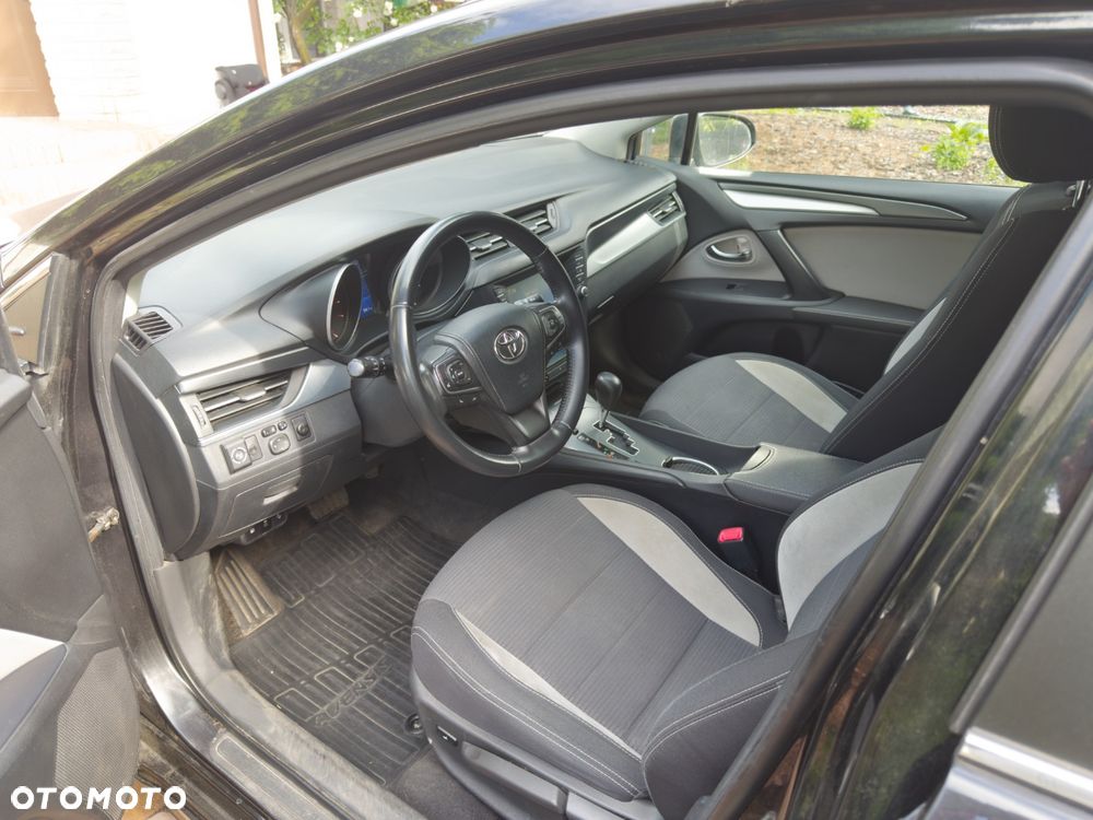 Toyota Avensis 1.8 Premium MS - 6
