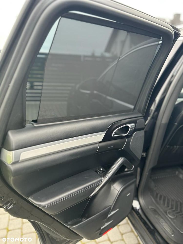 Porsche Cayenne S E-Hybrid - 18