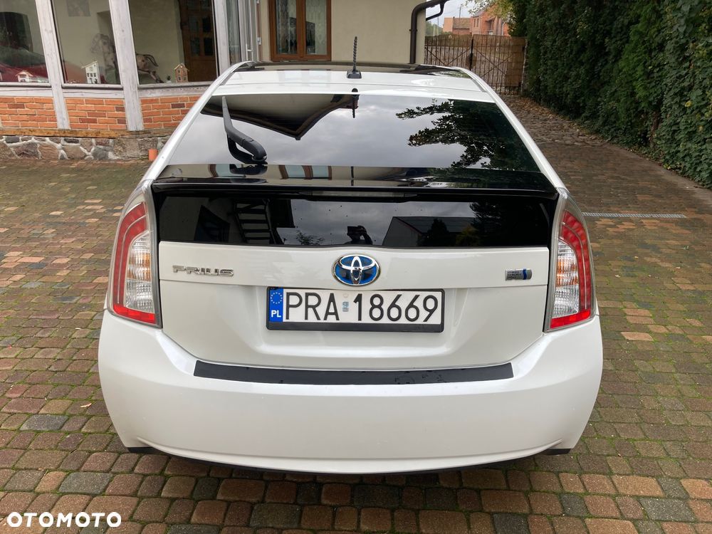 Toyota Prius Hybrid - 2