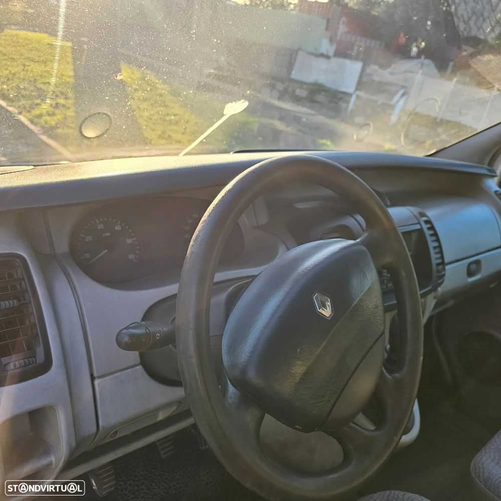 Renault Trafic - 22