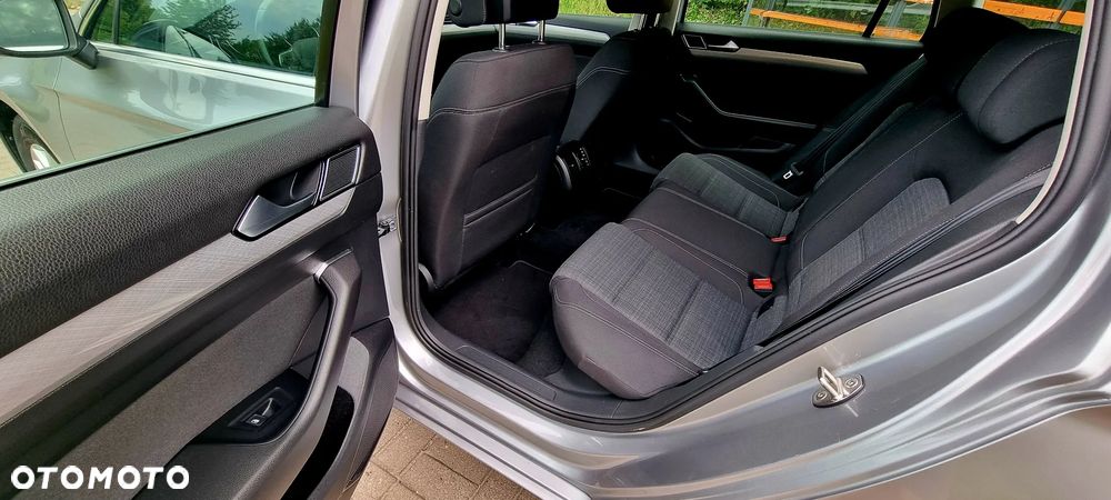 Volkswagen Passat 2.0 TDI EVO Business - 12