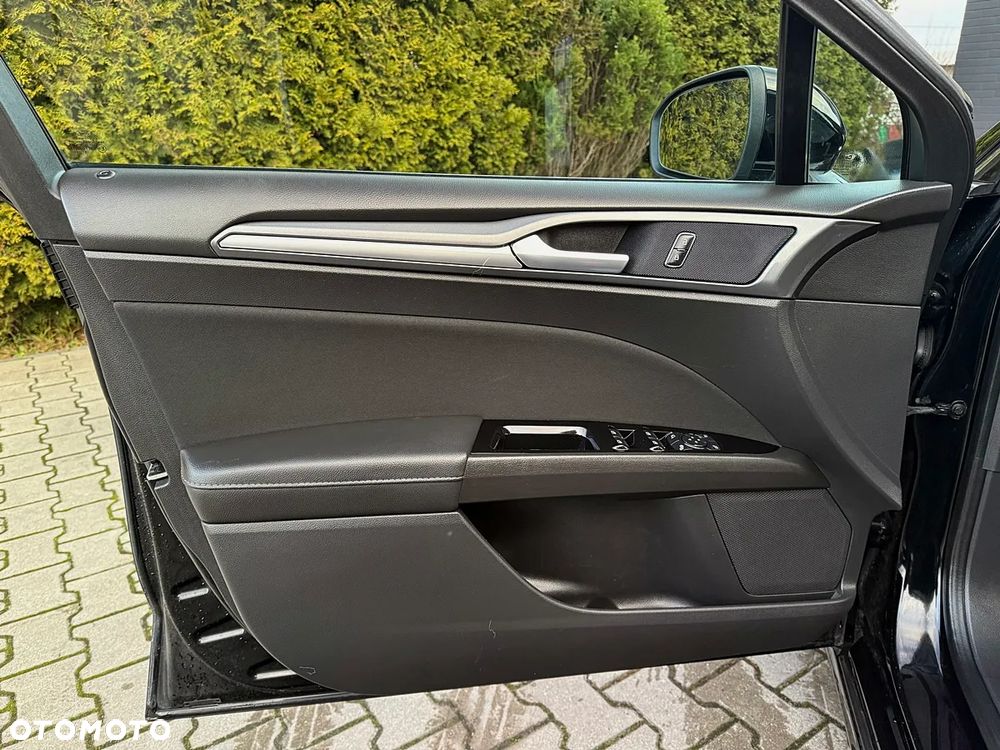 Ford Mondeo 2.0 TDCi Titanium PowerShift - 23