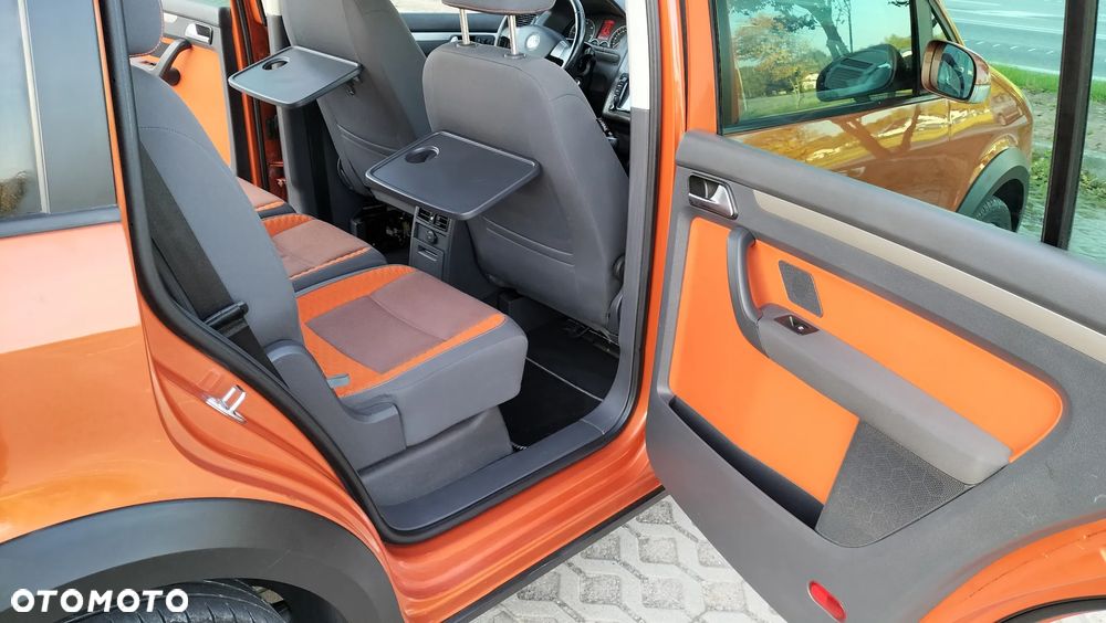 Volkswagen Touran - 15