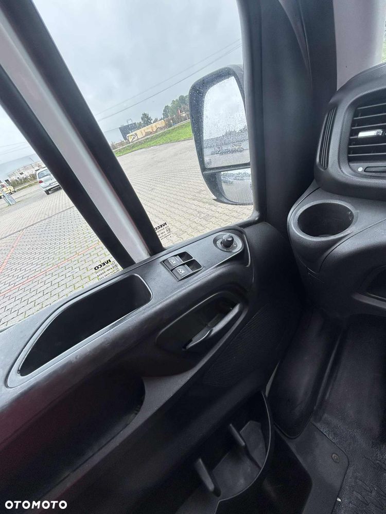 Iveco 35S16 - 21