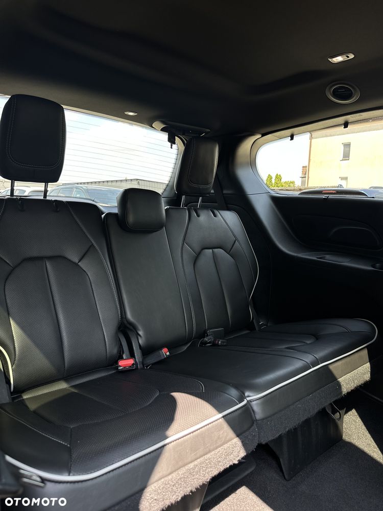 Chrysler Pacifica - 29
