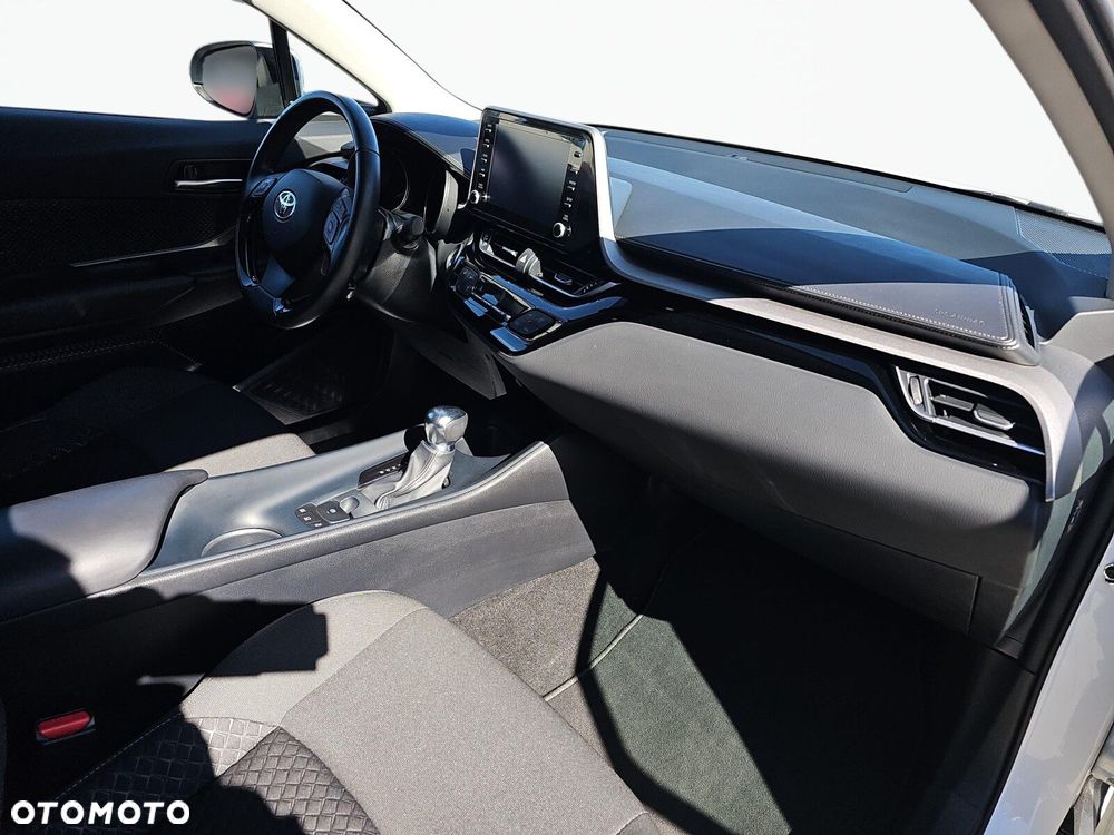 Toyota C-HR - 36