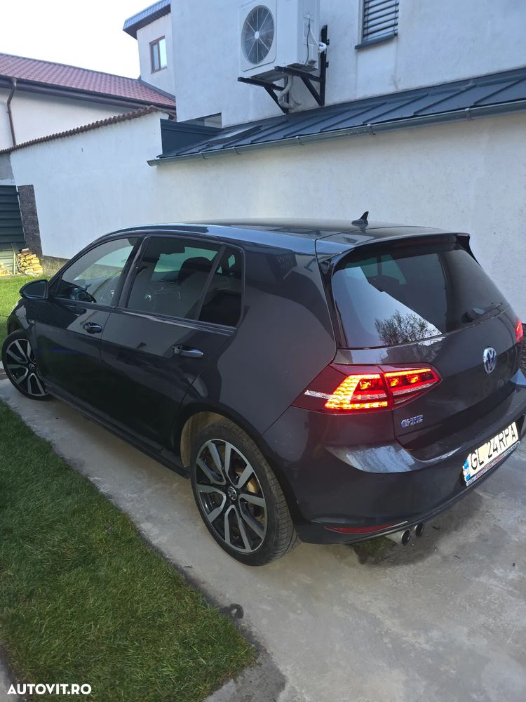 Volkswagen Golf 1.4 GTE Plug-In-Hybrid DSG - 4