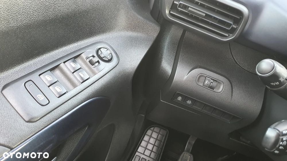 Peugeot Rifter - 12
