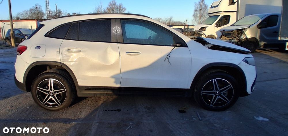 Mercedes-Benz EQA 300 66.5kWh 4-Matic AMG Line - 3