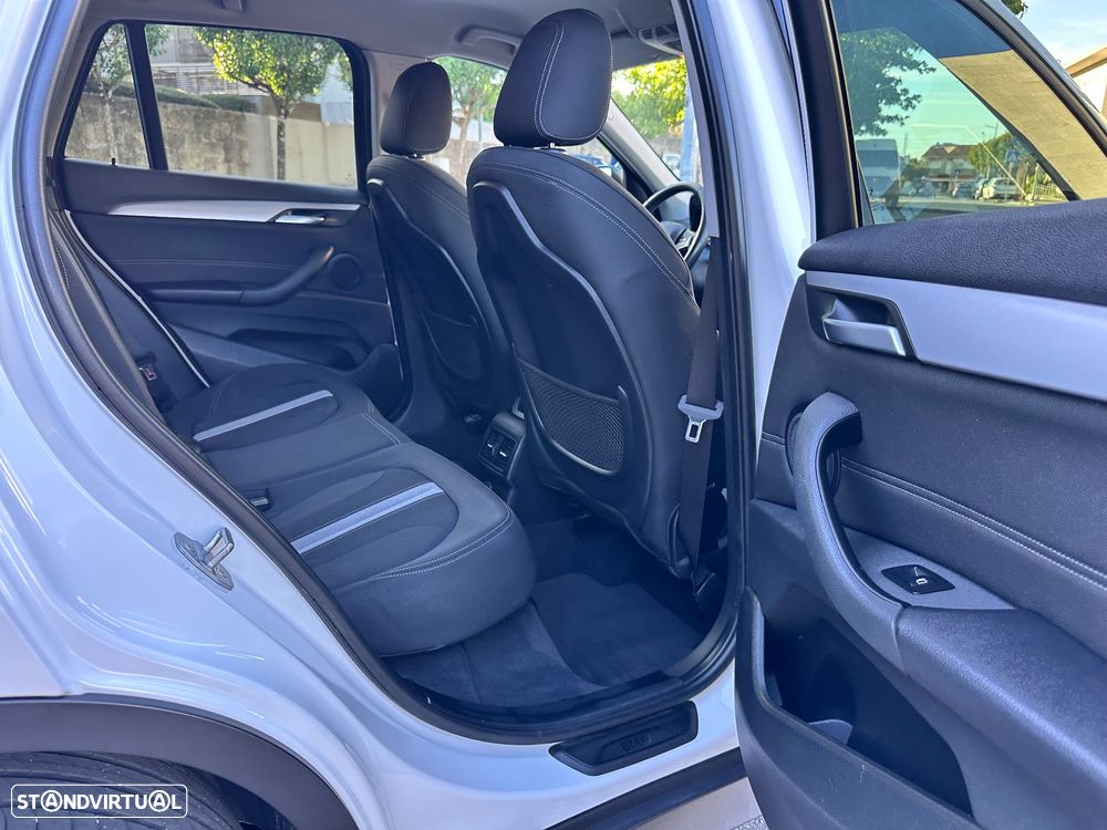 BMW X1 18 d sDrive Auto Line Sport - 32