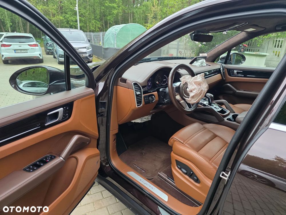 Porsche Cayenne E-Hybrid Platinum Edition - 9