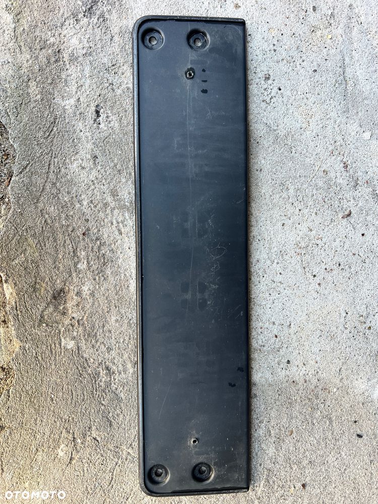 VW Passat B8 lift podkładka pod tablicę rejestracyjną oryginał 3G0807287L 3G0.807.287.L