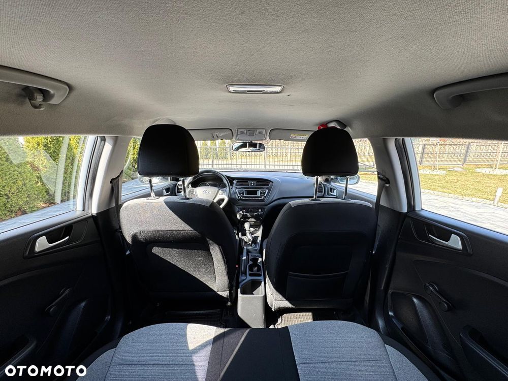 Hyundai i20 blue 1.2 Classic - 12