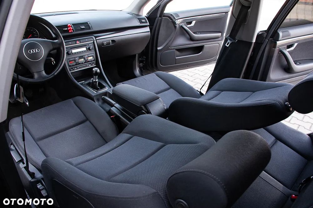 Audi A4 Avant 2.4 - 30